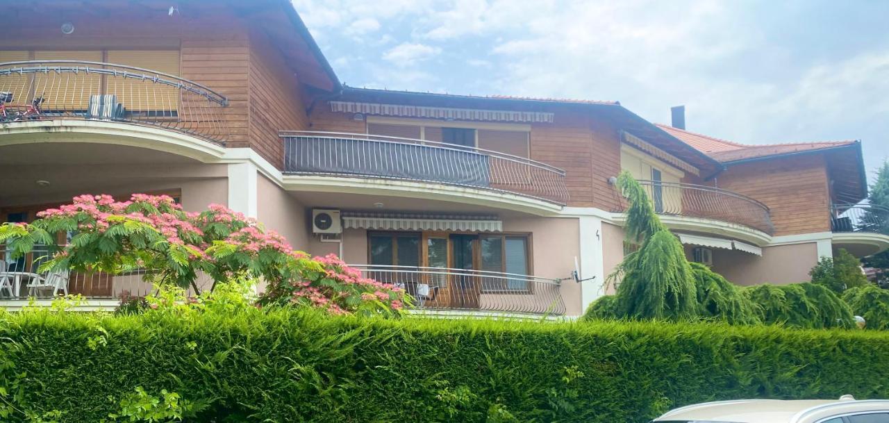 Selyemakácapartman Balatonlelle Bagian luar foto